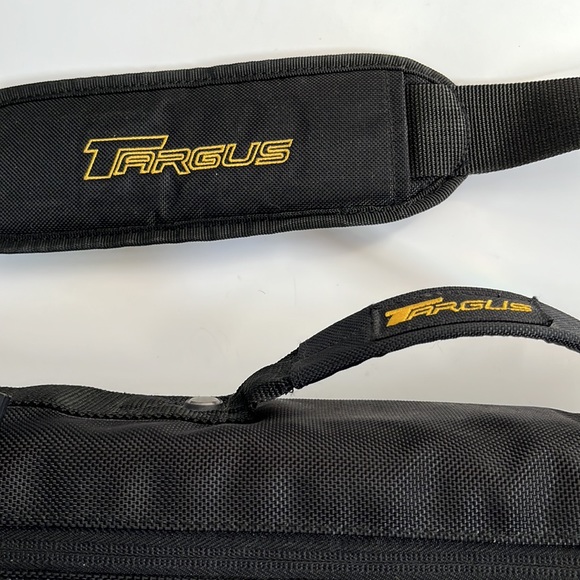 Targus 13” Shoulder/Messenger Laptop Bag with Strap - Picture 2 of 12